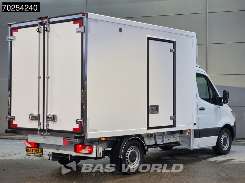 Лизинг на Mercedes-Benz Sprinter 315 CDI Koelwagen Thermo King V-300max 230V stekker Bakwagen Koel Kühlwagen 13m3 Airco Cruise control Mercedes-Benz Sprinter 315 CDI Koelwagen Thermo King V-300max 230V stekker Bakwagen Koel Kühlwagen 13m3 Airco Cruise control: снимка 6