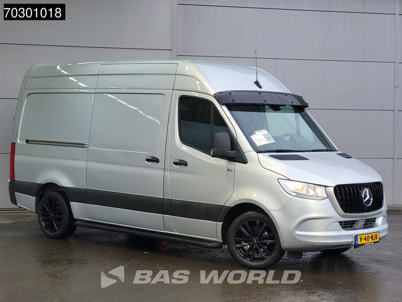 Mercedes-Benz Sprinter 315 CDI Special Edition Automaat L2H2 Trekhaak 150PK Airco Camera Parkeersensoren MBUX CarPlay Euro6 L2 12m3 Airco - Малък ван: снимка 5 Mercedes-Benz Sprinter 315 CDI Special Edition Automaat L2H2 Trekhaak 150PK Airco Camera Parkeersensoren MBUX CarPlay Euro6 L2 12m3 Airco - Малък ван: снимка 5