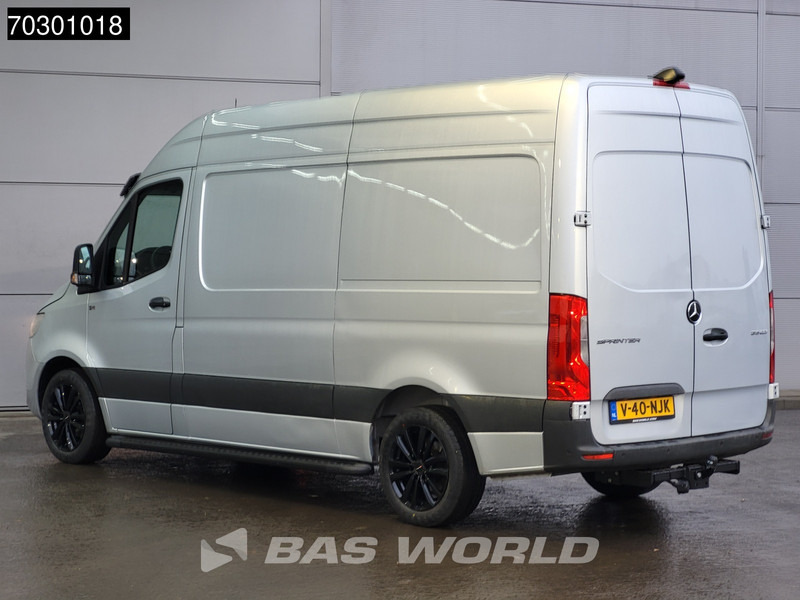 Mercedes-Benz Sprinter 315 CDI Special Edition Automaat L2H2 Trekhaak 150PK Airco Camera Parkeersensoren MBUX CarPlay Euro6 L2 12m3 Airco - Малък ван: снимка 2 Mercedes-Benz Sprinter 315 CDI Special Edition Automaat L2H2 Trekhaak 150PK Airco Camera Parkeersensoren MBUX CarPlay Euro6 L2 12m3 Airco - Малък ван: снимка 2