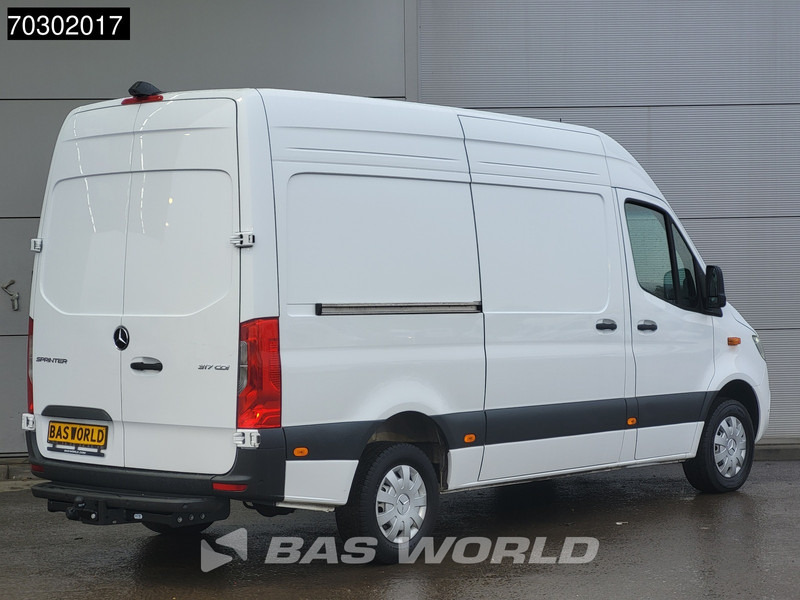 Mercedes-Benz Sprinter 317 CDI Automaat L2H2 Trekhaak 170PK LED Xenon ACC Navi Airco Cruise Camera Parkeersensoren 10inch MBUX CarPlay Euro6 L2 Airco T - Товарен бус: снимка 5 Mercedes-Benz Sprinter 317 CDI Automaat L2H2 Trekhaak 170PK LED Xenon ACC Navi Airco Cruise Camera Parkeersensoren 10inch MBUX CarPlay Euro6 L2 Airco T - Товарен бус: снимка 5