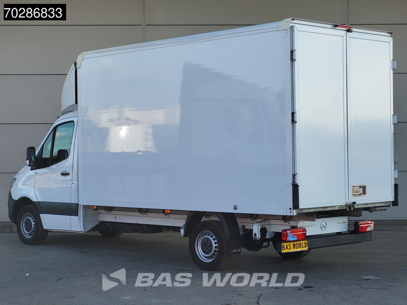 Mercedes-Benz Sprinter 317 CDI Bakwagen Automaat Achterdeuren Airco Camera Euro6 Meubelbak Koffer 21m3 Airco - Лекотоварен автомобил фургон: снимка 2 Mercedes-Benz Sprinter 317 CDI Bakwagen Automaat Achterdeuren Airco Camera Euro6 Meubelbak Koffer 21m3 Airco - Лекотоварен автомобил фургон: снимка 2