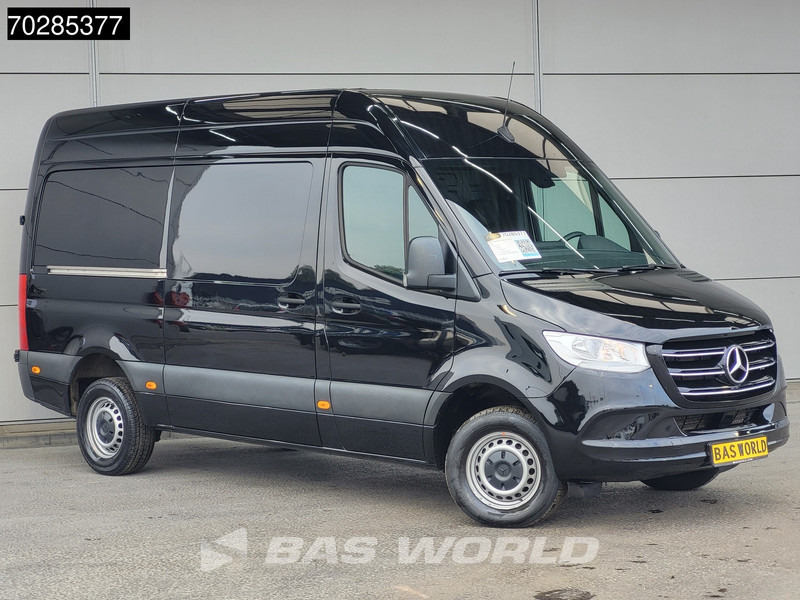Mercedes-Benz Sprinter 317 CDI Black Edition Automaat 3,5t Trekhaak L2H2 170PK Airco Camera MBUX CarPlay Euro6 L2 12m3 Airco - Товарен бус: снимка 3 Mercedes-Benz Sprinter 317 CDI Black Edition Automaat 3,5t Trekhaak L2H2 170PK Airco Camera MBUX CarPlay Euro6 L2 12m3 Airco - Товарен бус: снимка 3