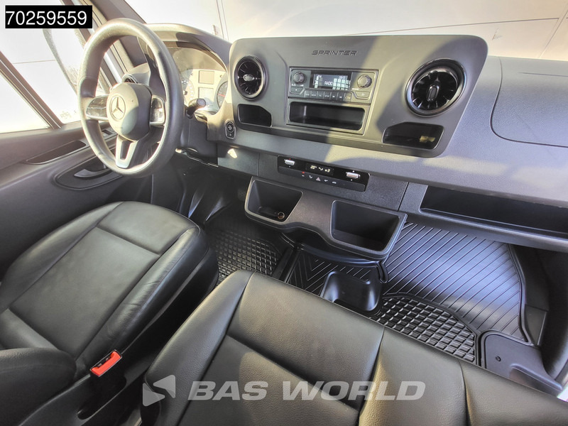 Mercedes-Benz Sprinter 317 CDI Dubbel Cabine Automaat Open Laadbak 3500KG Trekhaak 2m3 Airco Dubbel cabine Trekhaak - Бордови бус: снимка 5 Mercedes-Benz Sprinter 317 CDI Dubbel Cabine Automaat Open Laadbak 3500KG Trekhaak 2m3 Airco Dubbel cabine Trekhaak - Бордови бус: снимка 5
