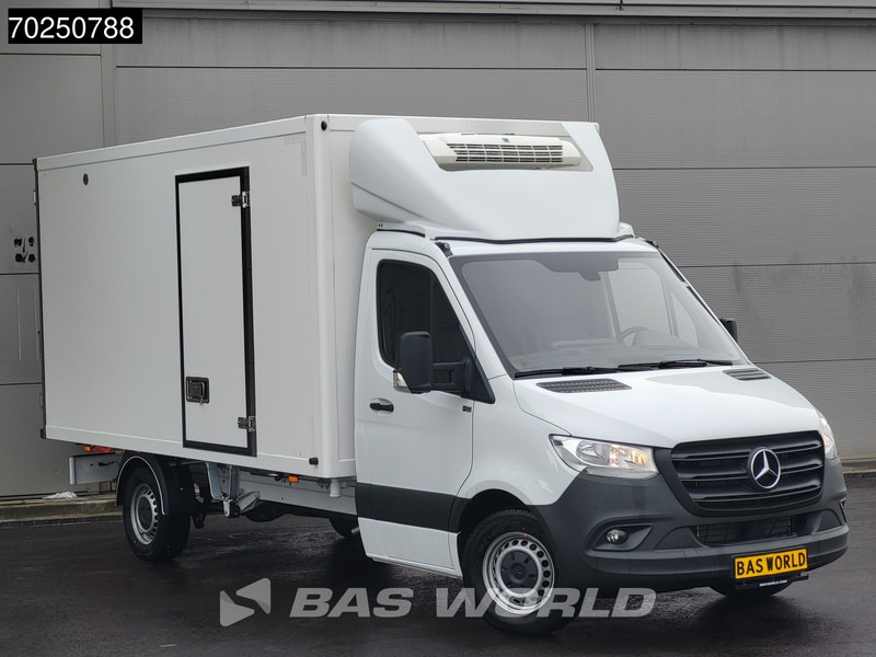 Mercedes-Benz Sprinter 317 CDI Koelwagen Thermo King V-300max 230V stekker Bakwagen Koel Kühlwagen 16m3 Airco Cruise control - Хладилен бус: снимка 2 Mercedes-Benz Sprinter 317 CDI Koelwagen Thermo King V-300max 230V stekker Bakwagen Koel Kühlwagen 16m3 Airco Cruise control - Хладилен бус: снимка 2