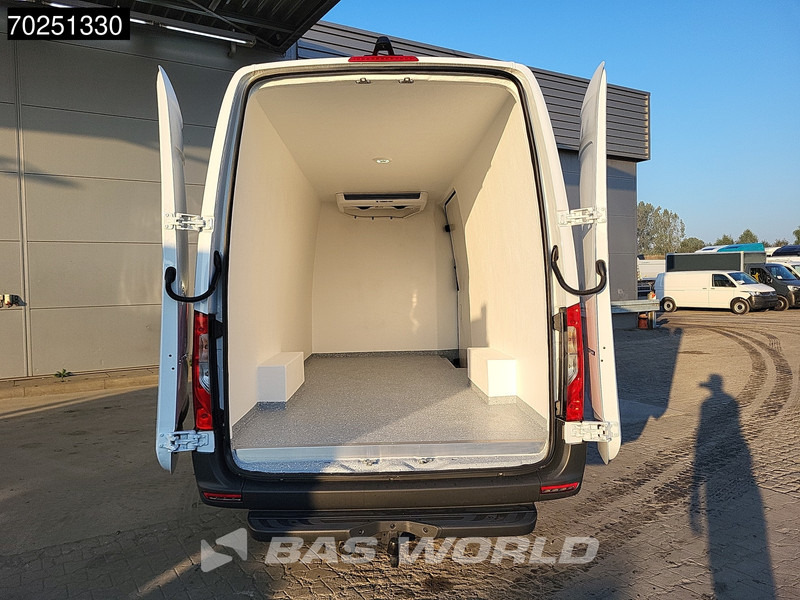 Mercedes-Benz Sprinter 317 CDI L3H2 Koelwagen Thermo King V-200 MAX 230V Stekker Trekhaak Airco Cruise Camera Navi Koeler Koel Kühlwagen 12m3 Airco Tre - Хладилен бус: снимка 3 Mercedes-Benz Sprinter 317 CDI L3H2 Koelwagen Thermo King V-200 MAX 230V Stekker Trekhaak Airco Cruise Camera Navi Koeler Koel Kühlwagen 12m3 Airco Tre - Хладилен бус: снимка 3