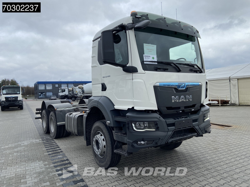 MAN TGS 33.400 6X4 NEW 6x4 chassis Big-Axle Manual Airco EURO 2 - Шаси кабина: снимка 3 MAN TGS 33.400 6X4 NEW 6x4 chassis Big-Axle Manual Airco EURO 2 - Шаси кабина: снимка 3