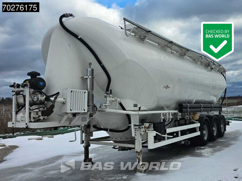 SPITZER SF2755/4P 3 axles 55 m3 Liftachse - Полуремарке цистерна: снимка 1 SPITZER SF2755/4P 3 axles 55 m3 Liftachse - Полуремарке цистерна: снимка 1