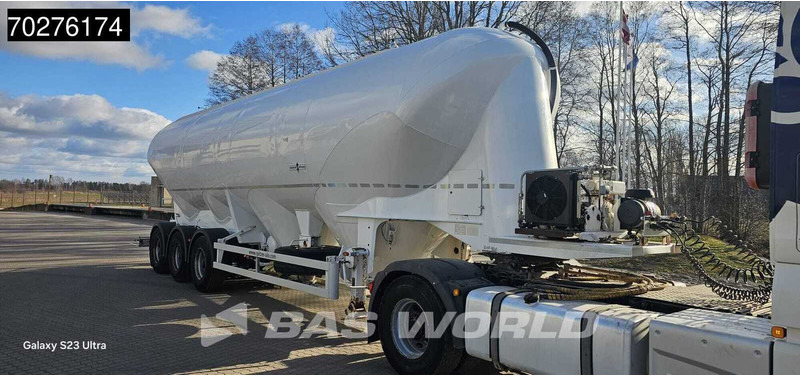 SPITZER SF2755/4P 3 axles 55m3 Liftachse - Полуремарке цистерна: снимка 3 SPITZER SF2755/4P 3 axles 55m3 Liftachse - Полуремарке цистерна: снимка 3