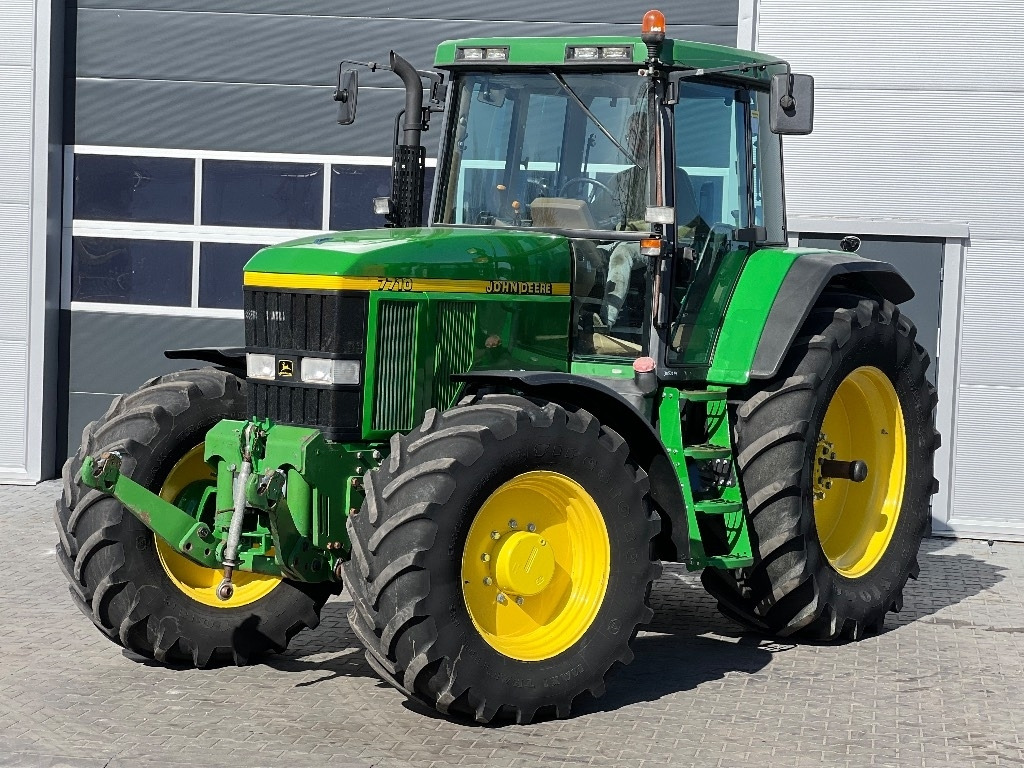John Deere 7710 PQ - Трактор: снимка 2 John Deere 7710 PQ - Трактор: снимка 2
