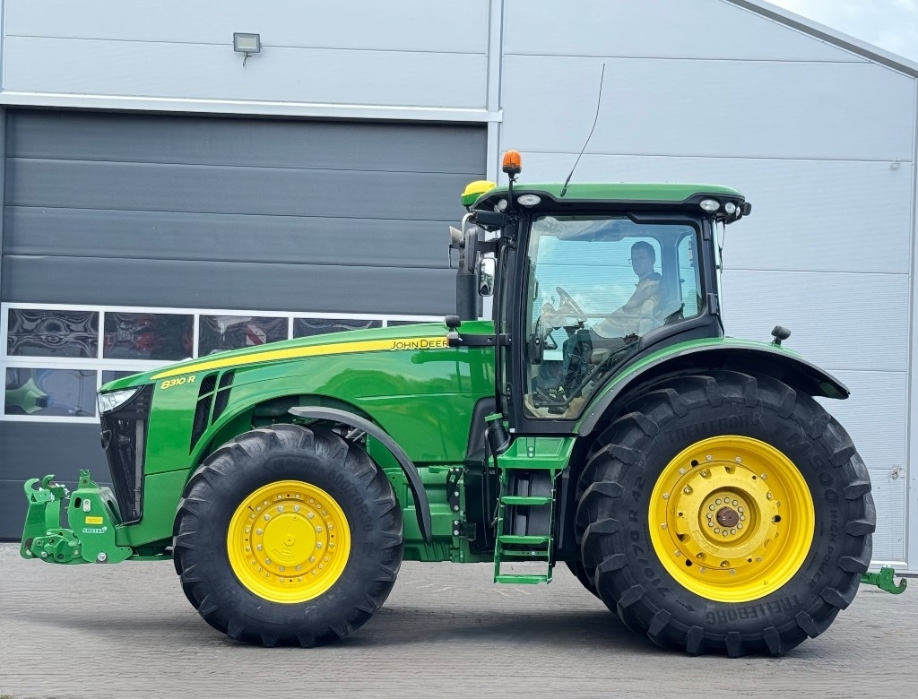 John Deere 8310 R - Трактор: снимка 4 John Deere 8310 R - Трактор: снимка 4