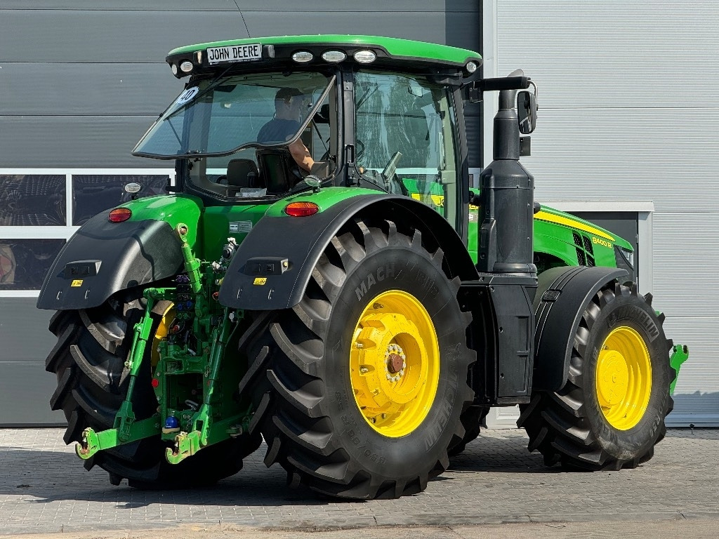 John Deere 8400 R - Трактор: снимка 5 John Deere 8400 R - Трактор: снимка 5