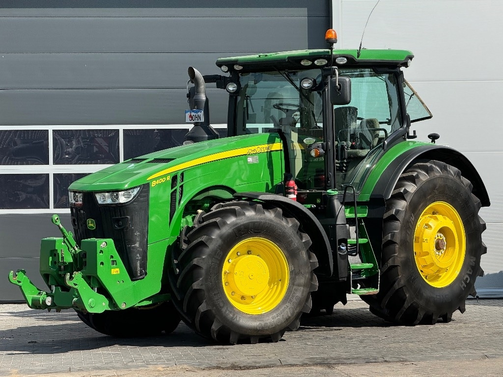 John Deere 8400 R - Трактор: снимка 1 John Deere 8400 R - Трактор: снимка 1
