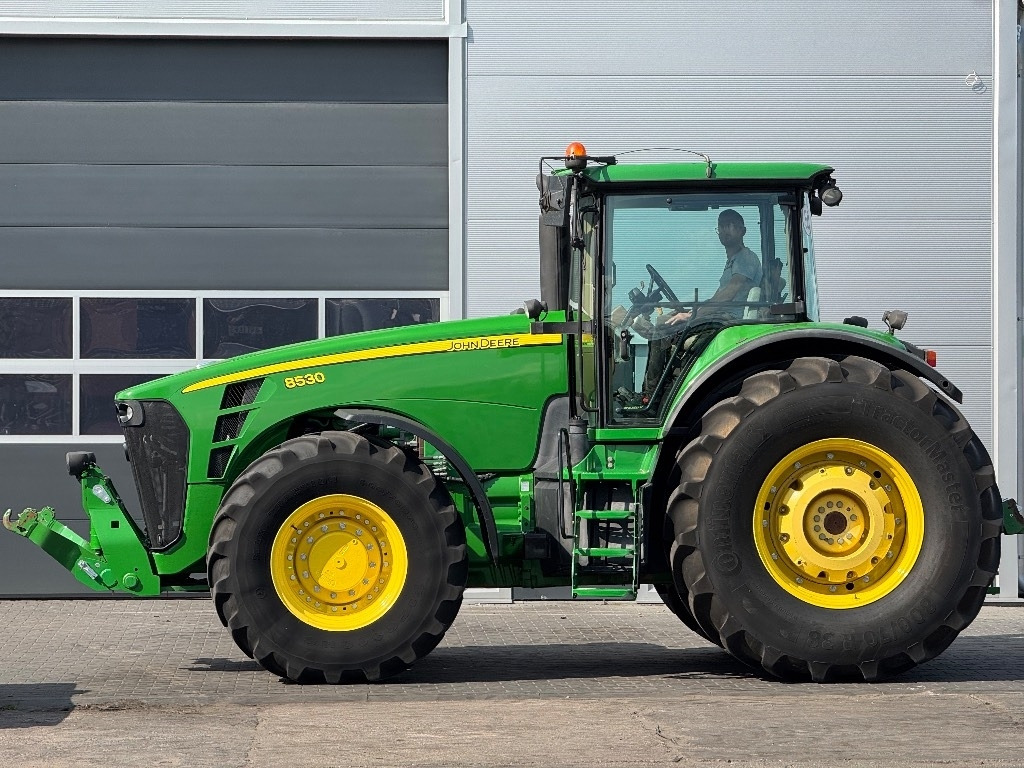 John Deere 8530 AutoPower - Трактор: снимка 5 John Deere 8530 AutoPower - Трактор: снимка 5