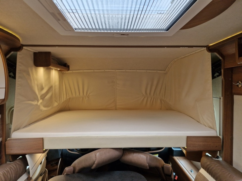 Интегриран кемпер Carthago C-Tourer I 144 QB: снимка 11
