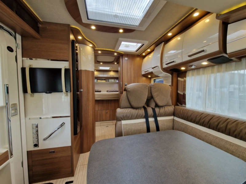 Интегриран кемпер Carthago C-Tourer I 144 QB: снимка 7