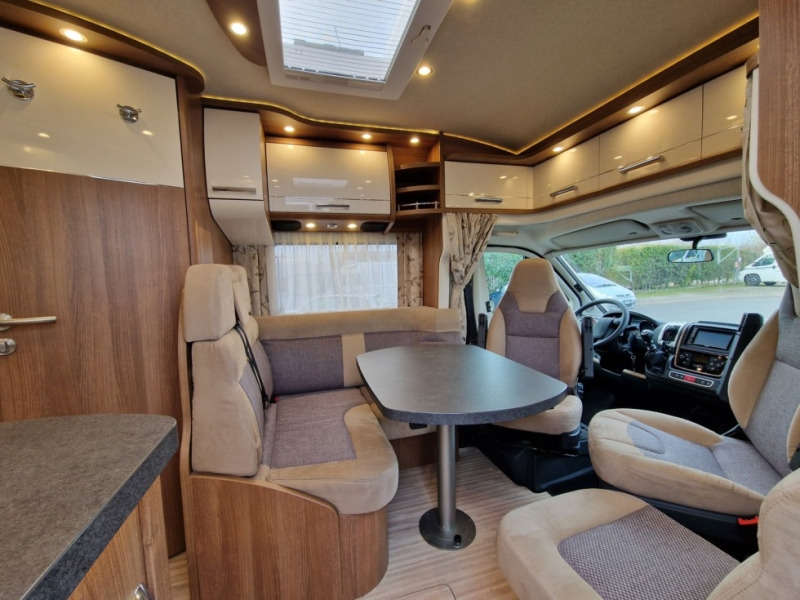 Carthago C-Tourer T 143 LE - Полуинтегриран кемпер: снимка 4 Carthago C-Tourer T 143 LE - Полуинтегриран кемпер: снимка 4