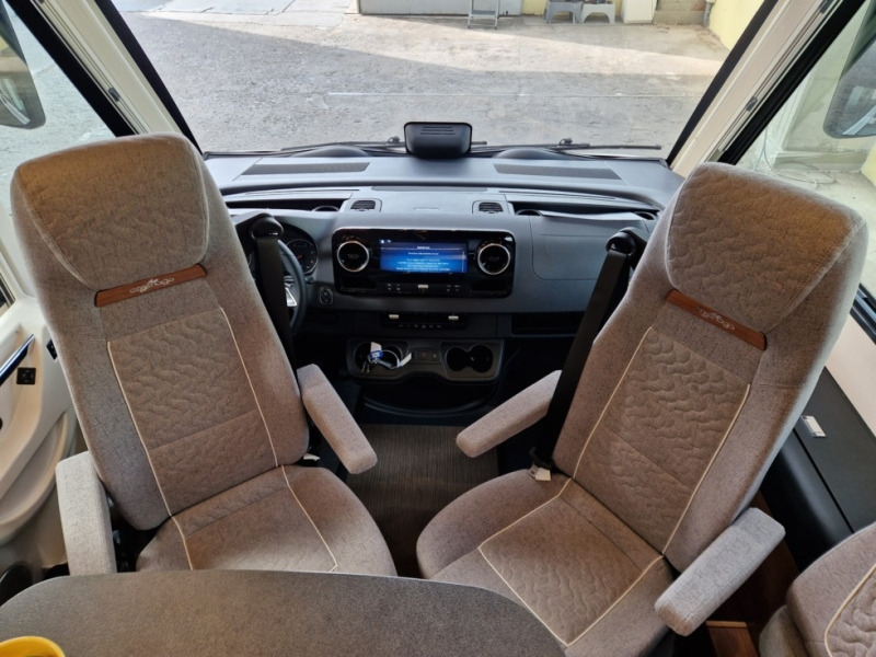 Carthago Carthago C2 Tourer I Mercedes 145 RB-LE - Интегриран кемпер: снимка 5 Carthago Carthago C2 Tourer I Mercedes 145 RB-LE - Интегриран кемпер: снимка 5