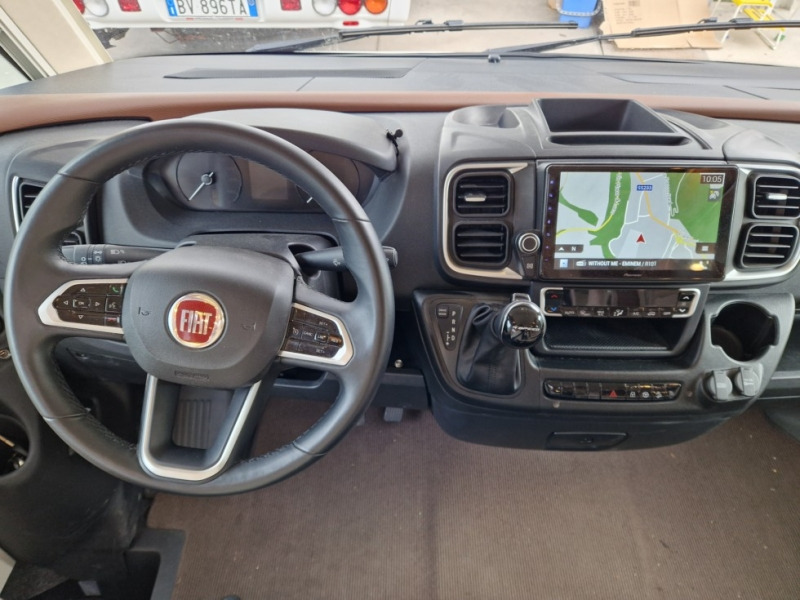 Carthago Chic C Line I 4.9 LE/L - Интегриран кемпер: снимка 5 Carthago Chic C Line I 4.9 LE/L - Интегриран кемпер: снимка 5