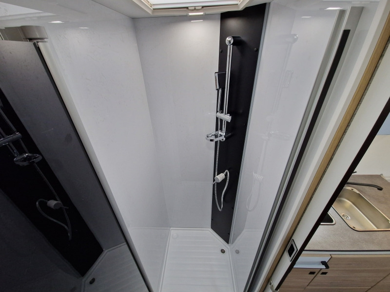 Chausson 640 First Line Ford - Полуинтегриран кемпер: снимка 4 Chausson 640 First Line Ford - Полуинтегриран кемпер: снимка 4