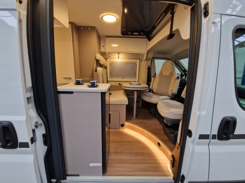 Etrusco CV 600 DB - Кемпер ван: снимка 5 Etrusco CV 600 DB - Кемпер ван: снимка 5