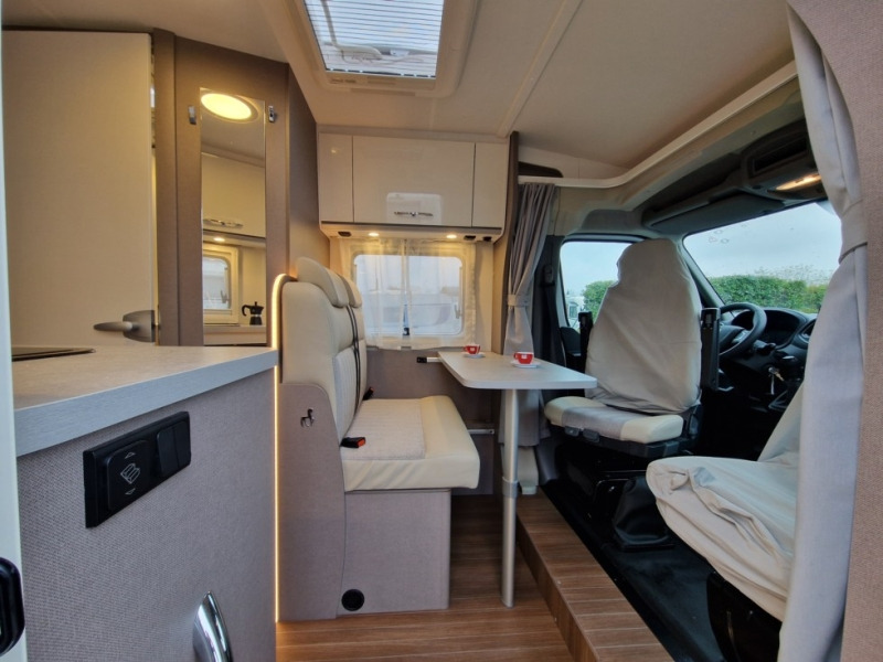 Etrusco V 5.9 DR - Полуинтегриран кемпер: снимка 4 Etrusco V 5.9 DR - Полуинтегриран кемпер: снимка 4