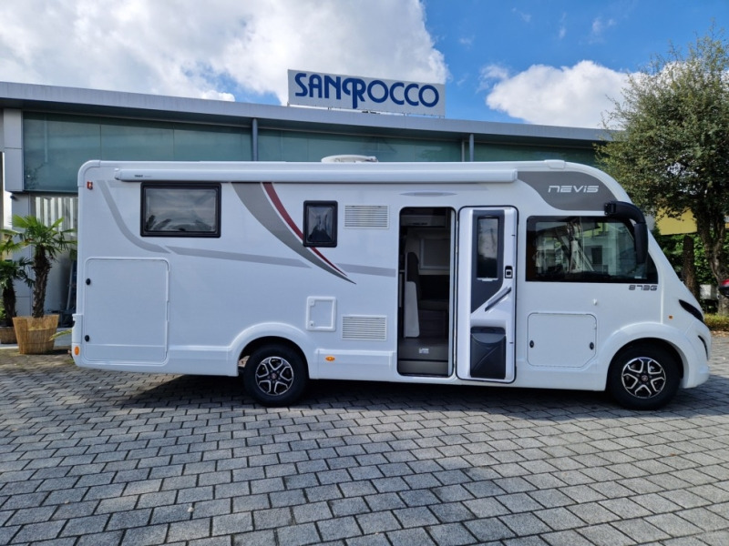 Mc Louis Nevis 273 - Интегриран кемпер: снимка 2 Mc Louis Nevis 273 - Интегриран кемпер: снимка 2