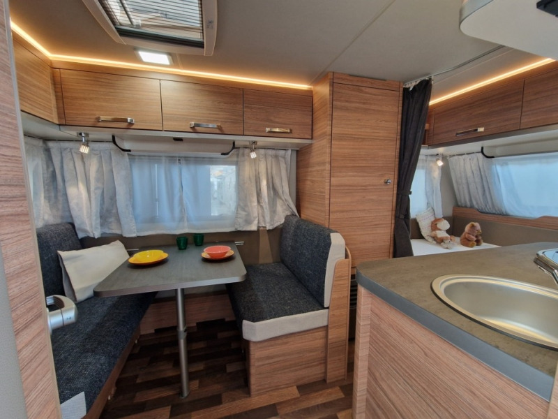 Weinsberg CaraOne 390 QD - Каравана: снимка 5 Weinsberg CaraOne 390 QD - Каравана: снимка 5