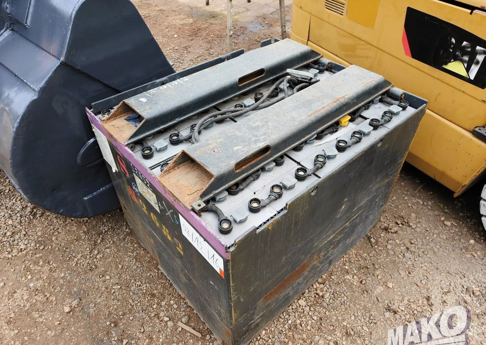 Caterpillar EP35K-PAC - Електрокар: снимка 5 Caterpillar EP35K-PAC - Електрокар: снимка 5