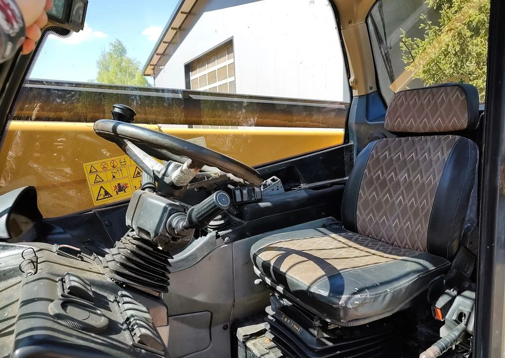 Телескопичен товарач Caterpillar TH417: снимка 8