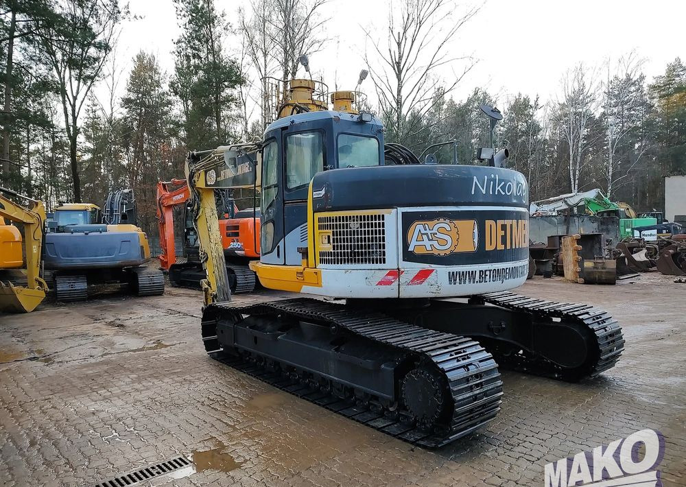 Komatsu PC228USLC-3 - Верижен багер: снимка 2 Komatsu PC228USLC-3 - Верижен багер: снимка 2