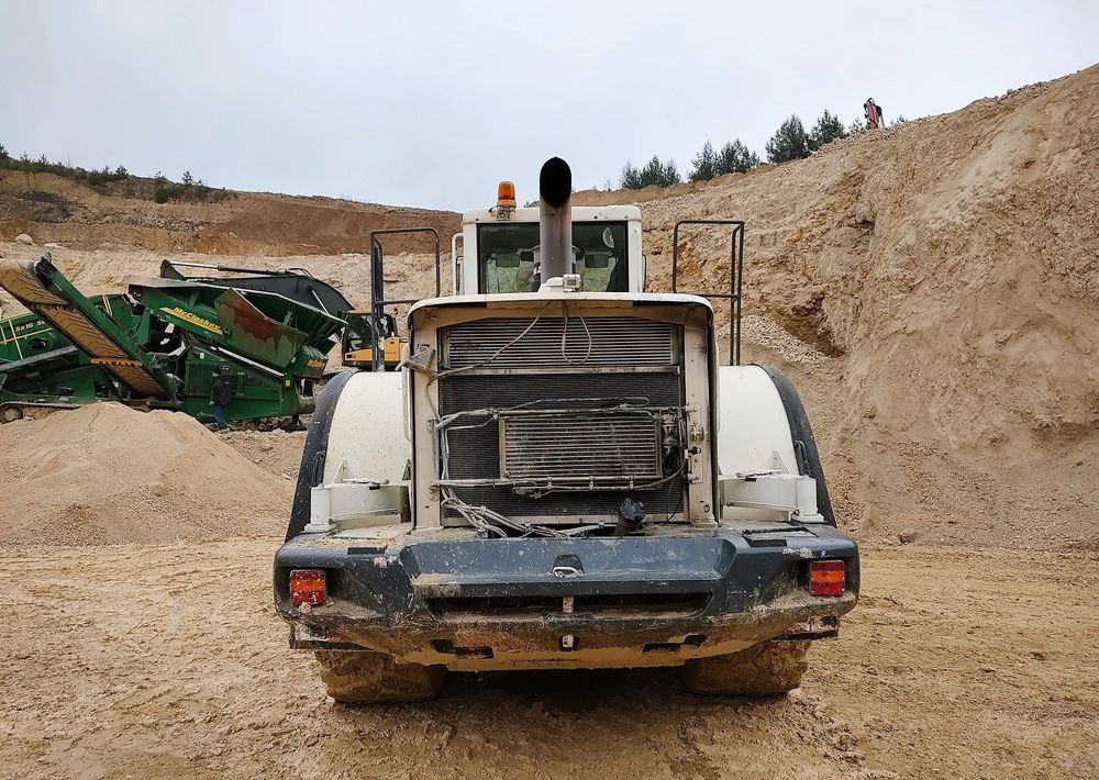 Volvo L180E - Колесен товарач: снимка 4 Volvo L180E - Колесен товарач: снимка 4