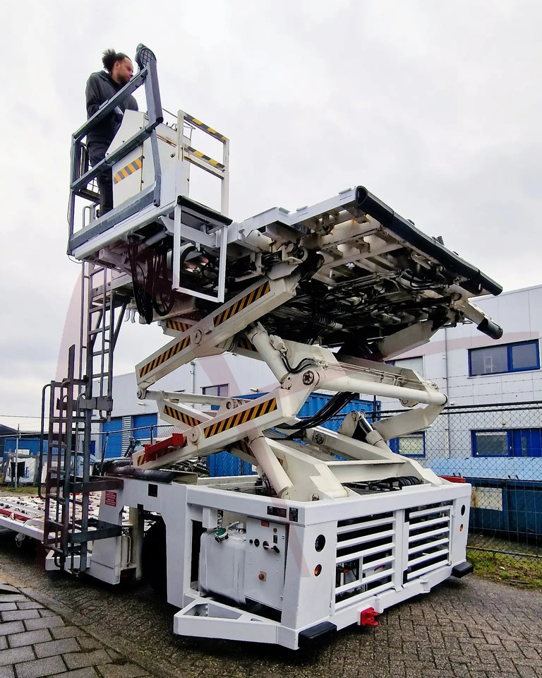 AIR MARREL LAM7000 DP/MDL8 - Товарач на контейнери/ Палети: снимка 4 AIR MARREL LAM7000 DP/MDL8 - Товарач на контейнери/ Палети: снимка 4