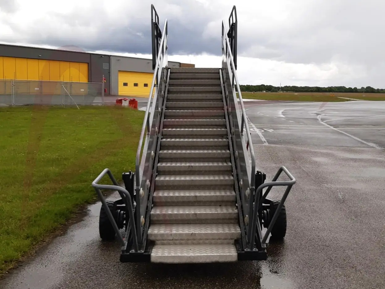 AMSS SKYWAY 66-148 - Пътническа стълба: снимка 2 AMSS SKYWAY 66-148 - Пътническа стълба: снимка 2