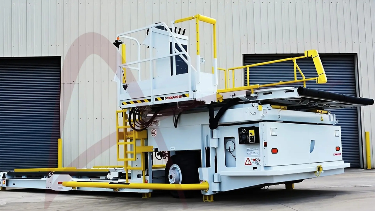 FMC COMMANDER 15U - Товарач на контейнери/ Палети: снимка 1 FMC COMMANDER 15U - Товарач на контейнери/ Палети: снимка 1