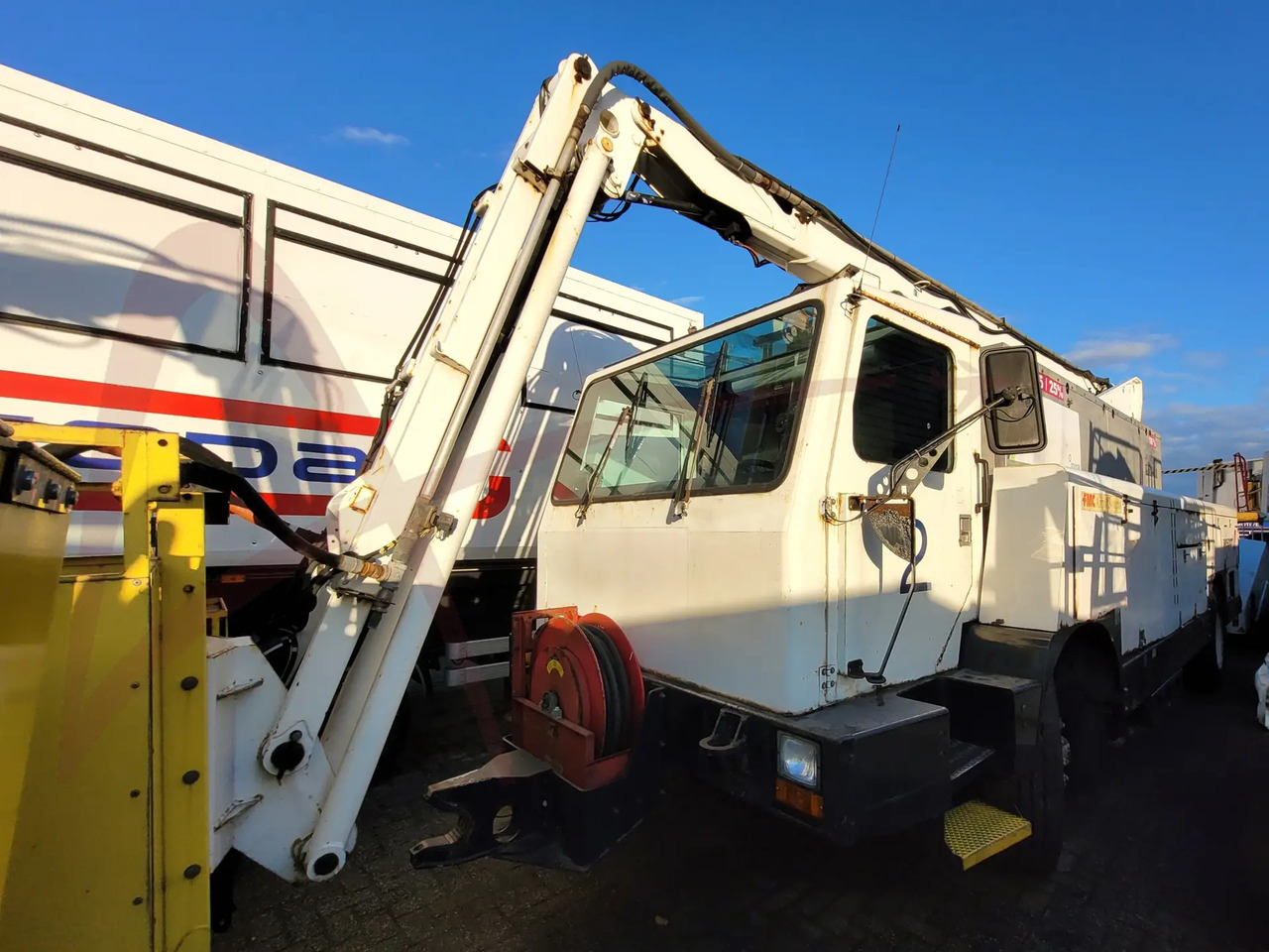 FMC TEMPEST 2 - Размразител на самолети: снимка 1 FMC TEMPEST 2 - Размразител на самолети: снимка 1