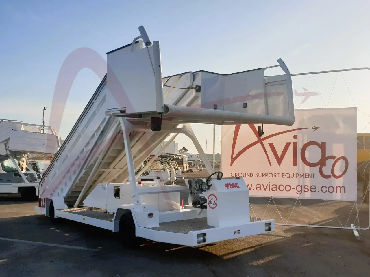 FMC UDS2 - Пътническа стълба: снимка 1 FMC UDS2 - Пътническа стълба: снимка 1