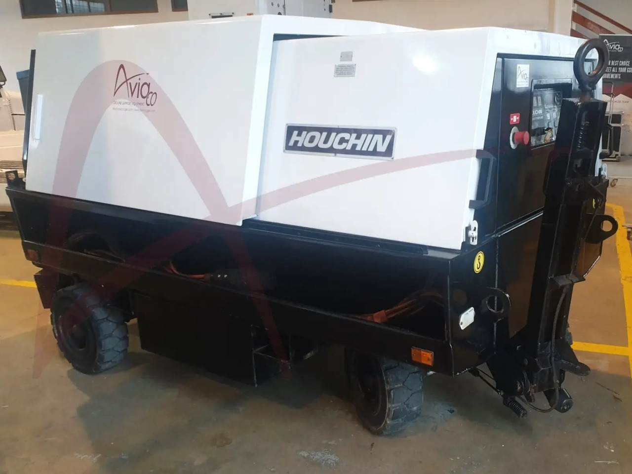 HOUCHIN 490-90 - Наземно съоръжение за електрозахранване: снимка 3 HOUCHIN 490-90 - Наземно съоръжение за електрозахранване: снимка 3
