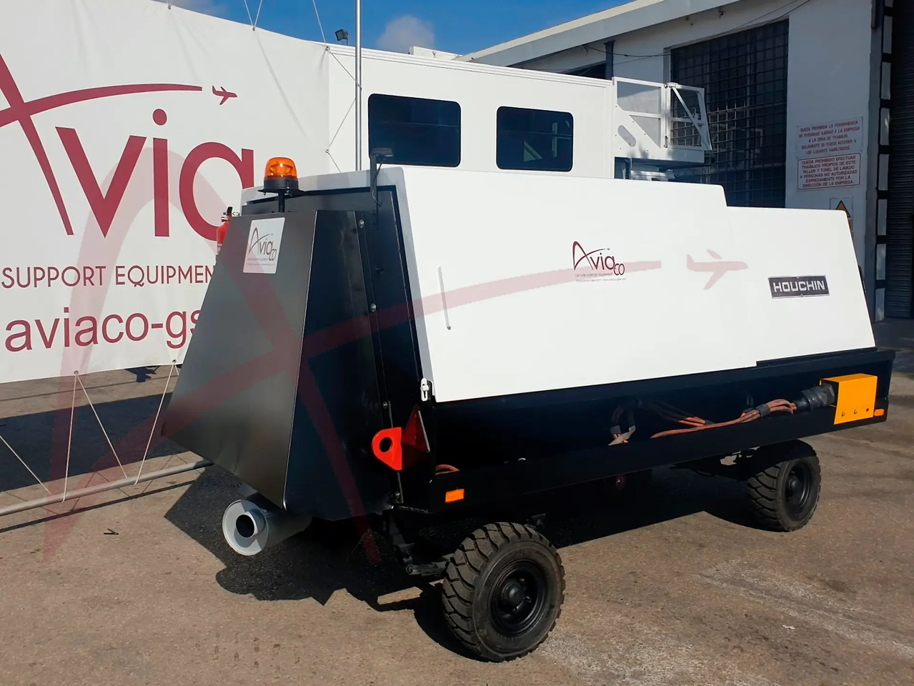 HOUCHIN C690 - Наземно съоръжение за електрозахранване: снимка 1 HOUCHIN C690 - Наземно съоръжение за електрозахранване: снимка 1