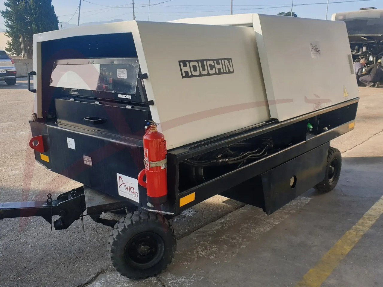 HOUCHIN D690 SV - Наземно съоръжение за електрозахранване: снимка 5 HOUCHIN D690 SV - Наземно съоръжение за електрозахранване: снимка 5