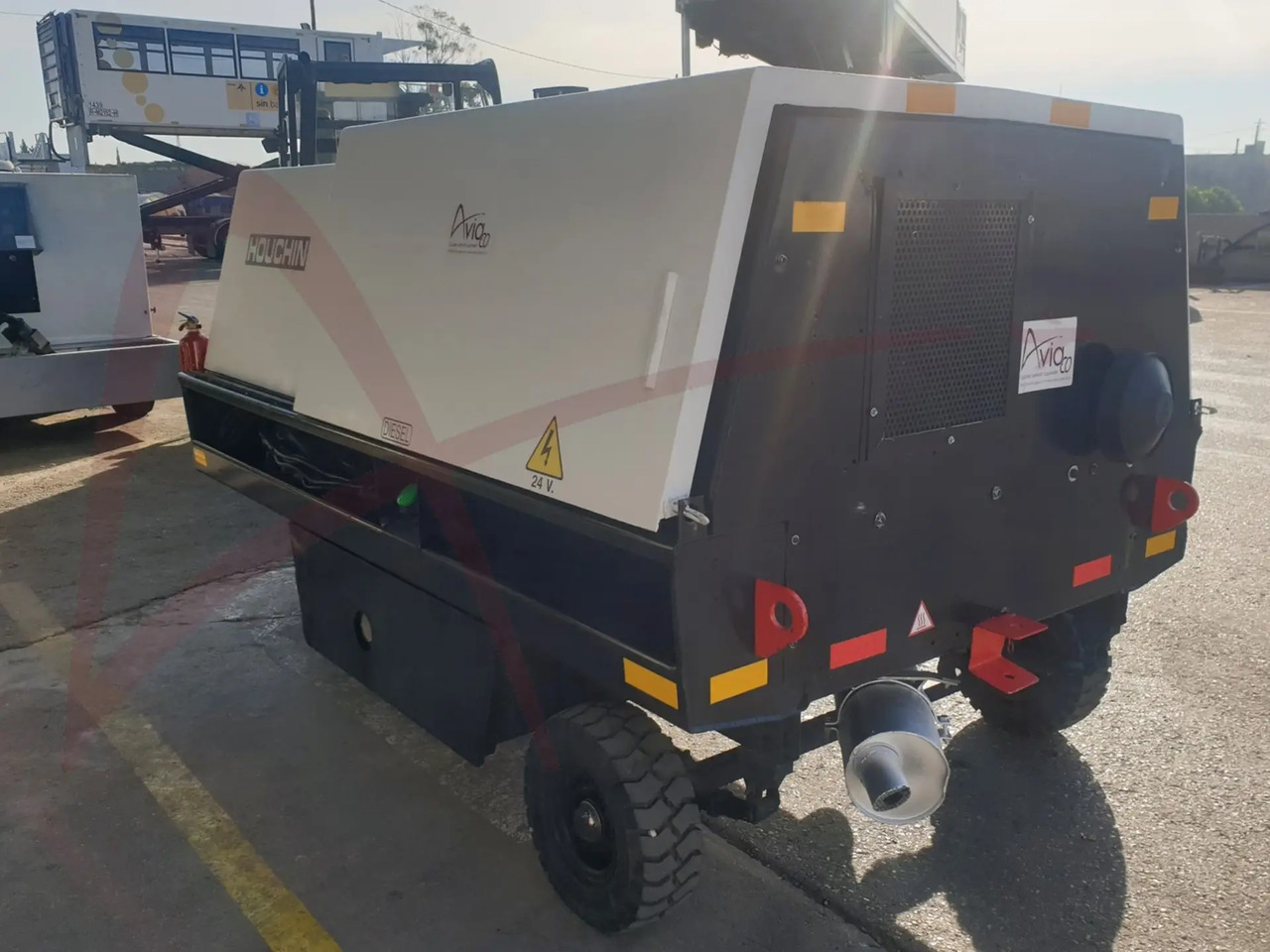 HOUCHIN D690 SV - Наземно съоръжение за електрозахранване: снимка 2 HOUCHIN D690 SV - Наземно съоръжение за електрозахранване: снимка 2
