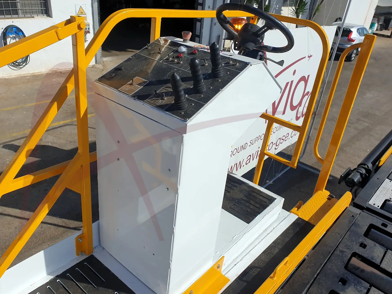 JBT AEROTECH COMMANDER 15iS - Товарач на контейнери/ Палети: снимка 3 JBT AEROTECH COMMANDER 15iS - Товарач на контейнери/ Палети: снимка 3