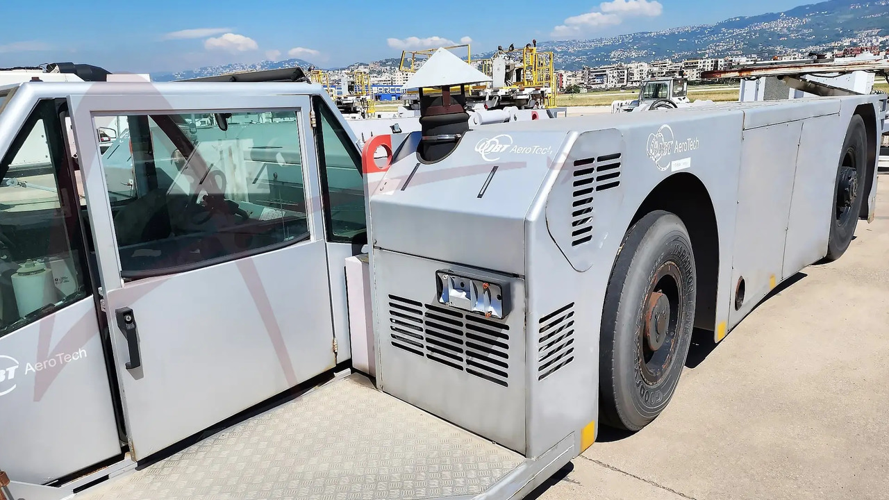 JBT AEROTECH EXPEDITER 400 - Влекач на самолети: снимка 2 JBT AEROTECH EXPEDITER 400 - Влекач на самолети: снимка 2