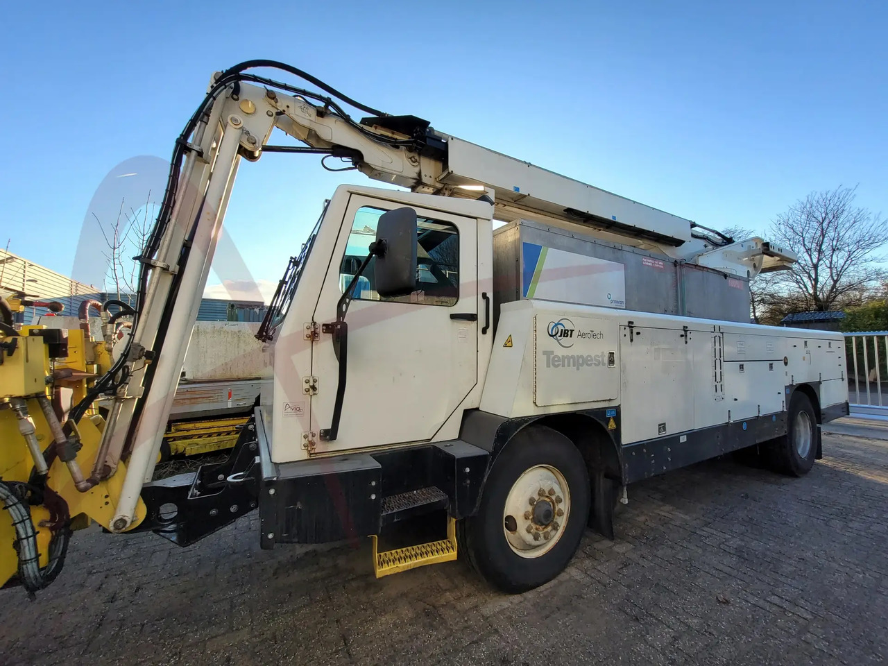 JBT TEMPEST 2 - Размразител на самолети: снимка 1 JBT TEMPEST 2 - Размразител на самолети: снимка 1