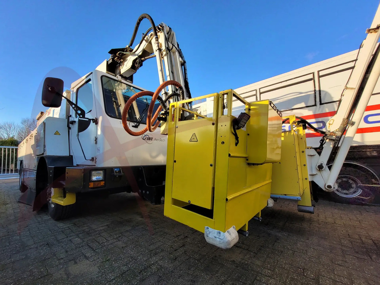 JBT TEMPEST 2 - Размразител на самолети: снимка 2 JBT TEMPEST 2 - Размразител на самолети: снимка 2