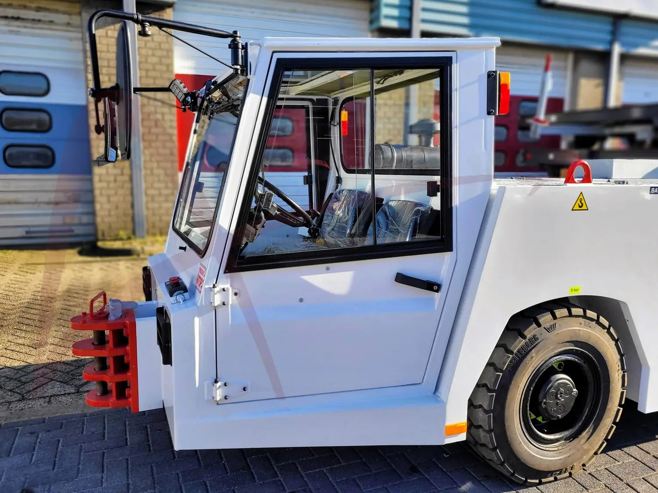TLD TMX-100 - Влекач на самолети: снимка 3 TLD TMX-100 - Влекач на самолети: снимка 3