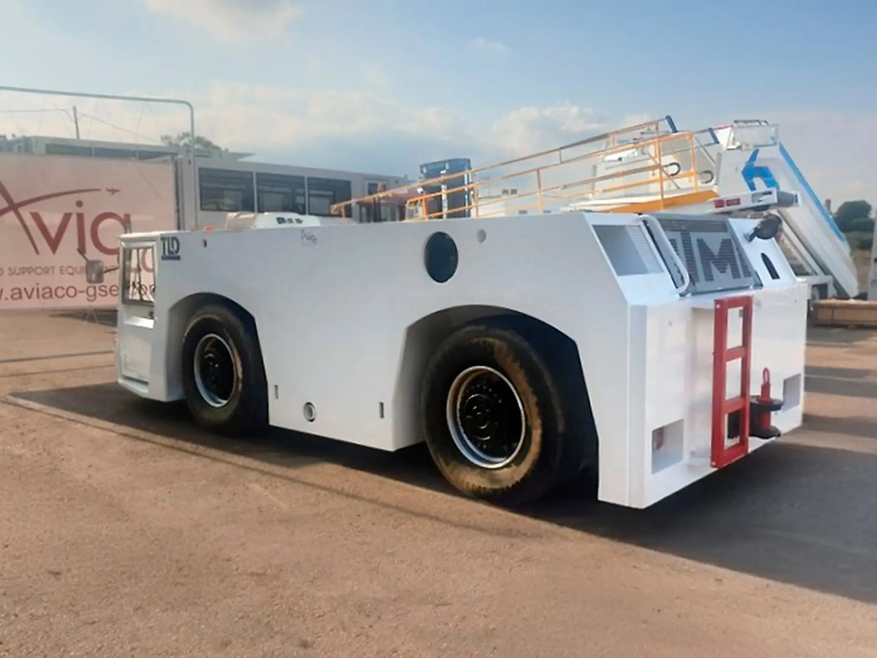 TLD TMX-400 - Влекач на самолети: снимка 3 TLD TMX-400 - Влекач на самолети: снимка 3