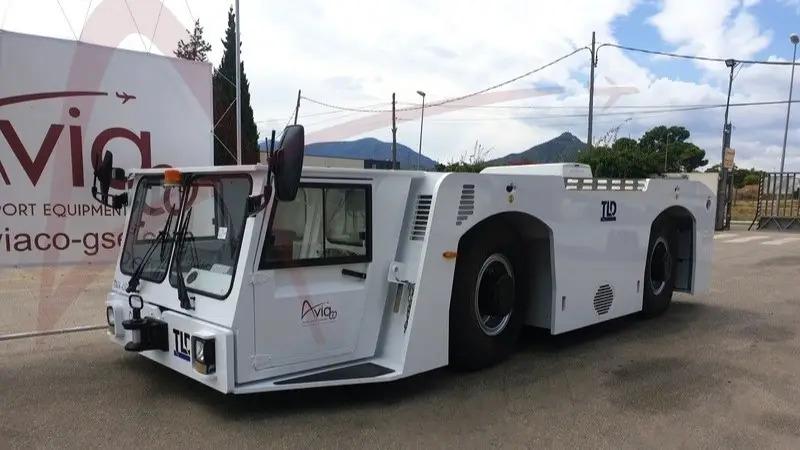 TLD TMX-450 - Влекач на самолети: снимка 2 TLD TMX-450 - Влекач на самолети: снимка 2