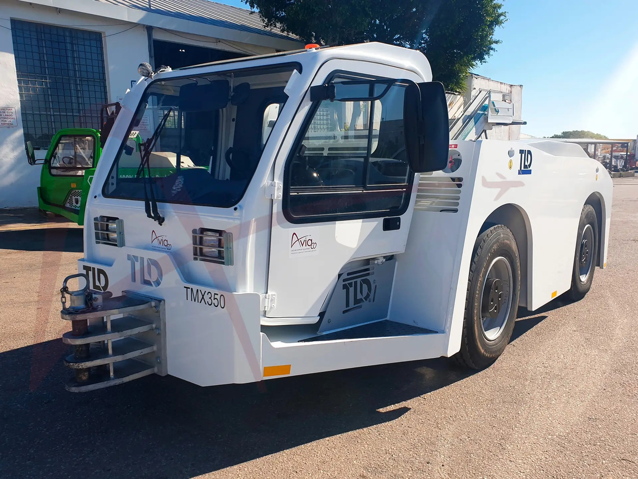 TLD TMX350-28 - Влекач на самолети: снимка 1 TLD TMX350-28 - Влекач на самолети: снимка 1