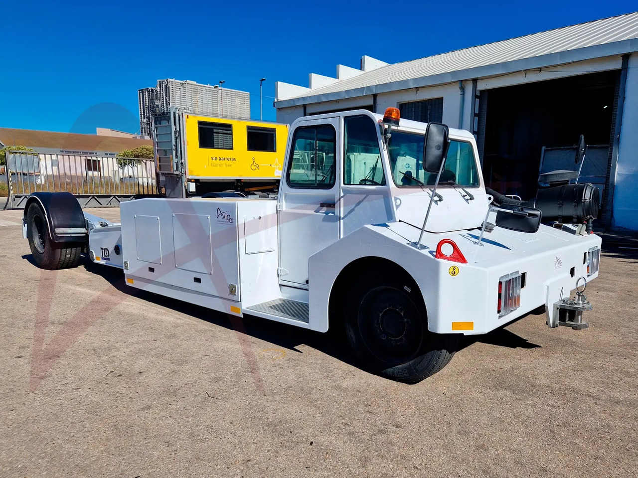 TLD TPX-200-MT - Влекач на самолети: снимка 2 TLD TPX-200-MT - Влекач на самолети: снимка 2