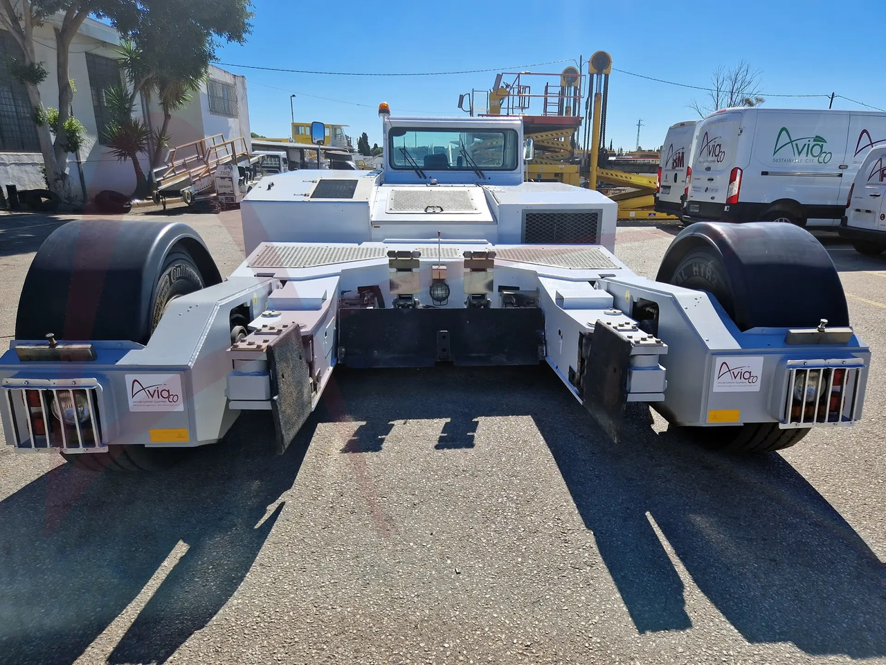 TLD TPX-200-S - Влекач на самолети: снимка 1 TLD TPX-200-S - Влекач на самолети: снимка 1